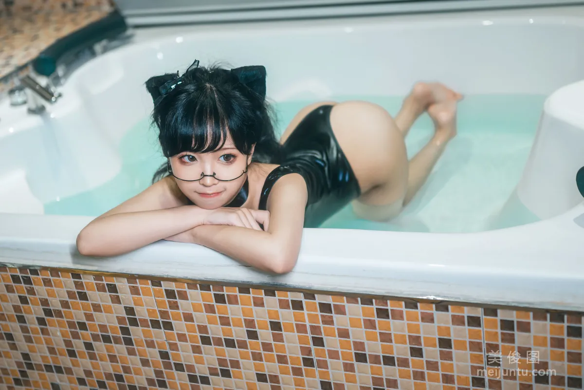 [美女Coser] 蠢沫沫 《猫耳死库水》 写真集15