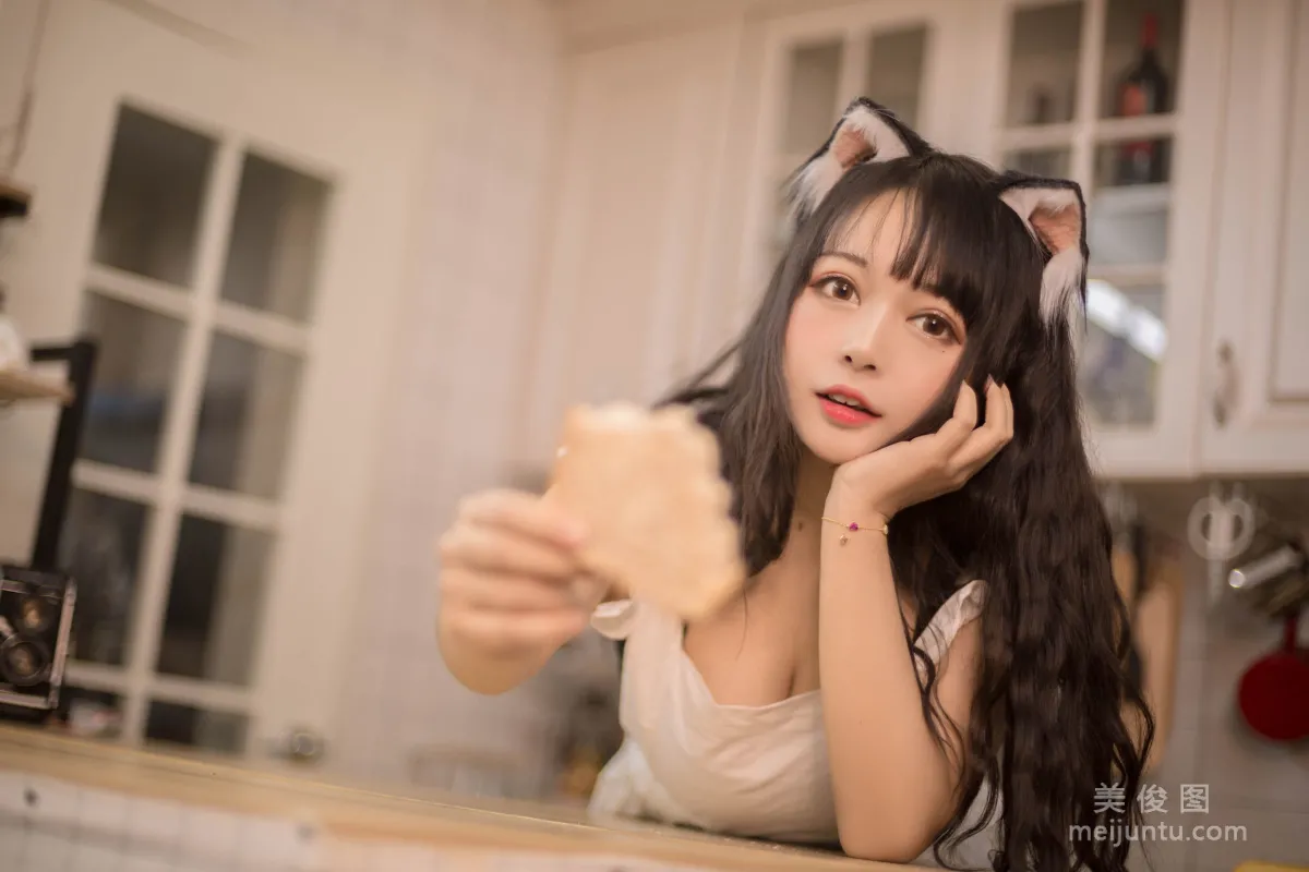 [美女Coser] 黑貓貓OvO 《廚房》 寫真集 4