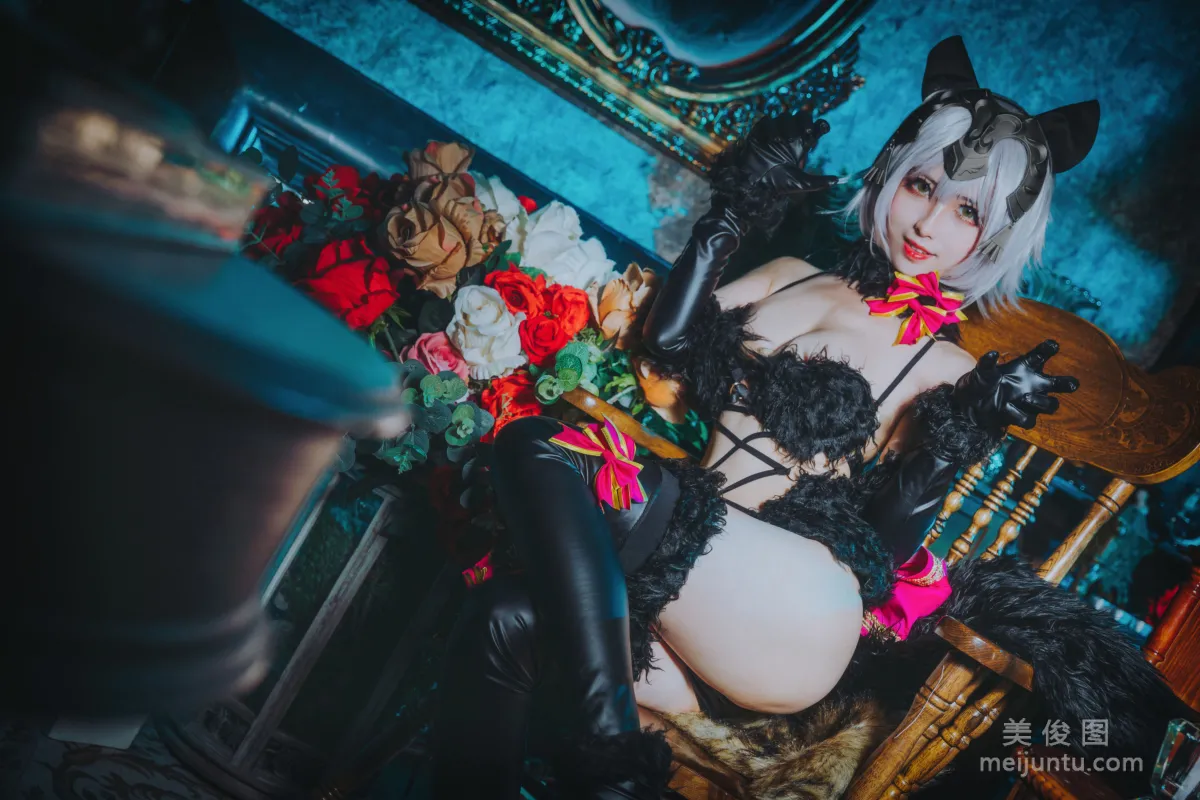 COS美女rioko凉凉子 《黑色贞德》 写真集5