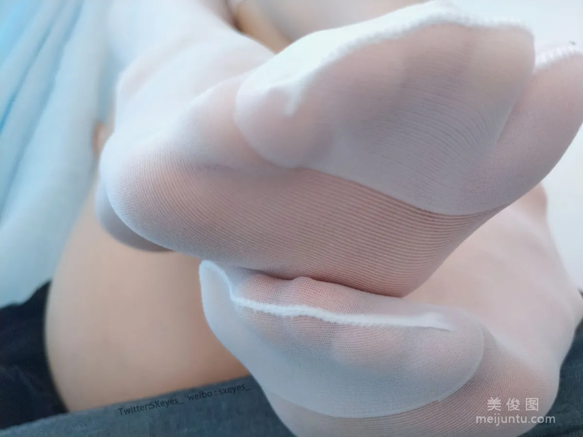 眼醬大魔王w 《白蕾絲姐姐》 寫真集 27