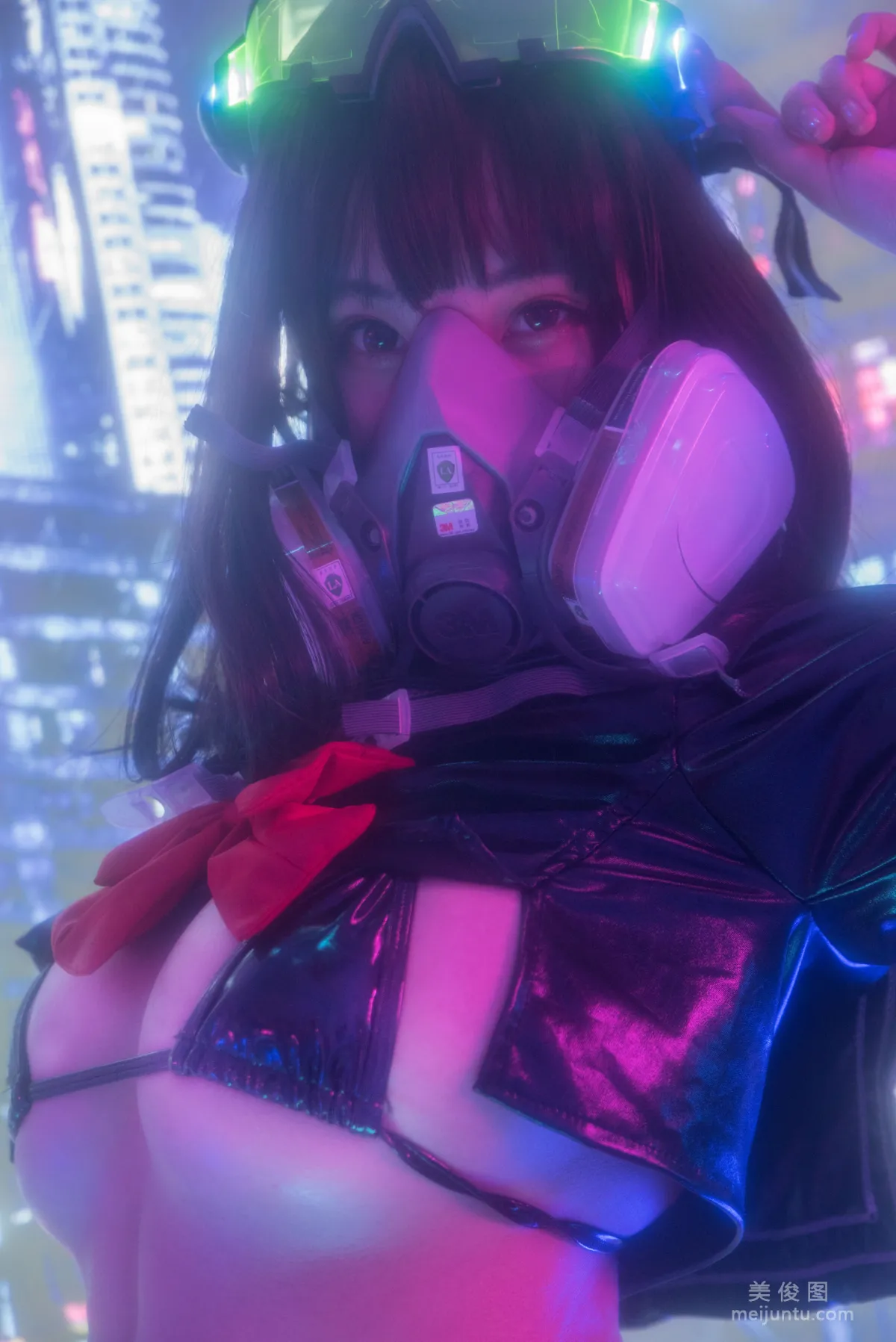 [美女Coser] 蜜汁猫裘 《漆皮jk》 写真集17