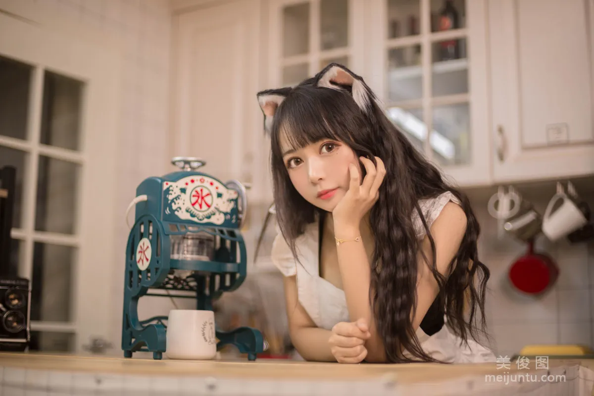 [美女Coser] 黑貓貓OvO 《廚房》 寫真集 9