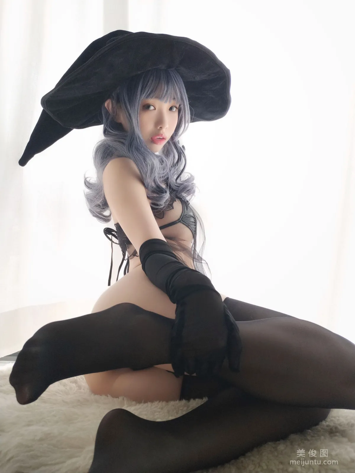 Coser雯妹不讲道理 《女巫》 写真集14