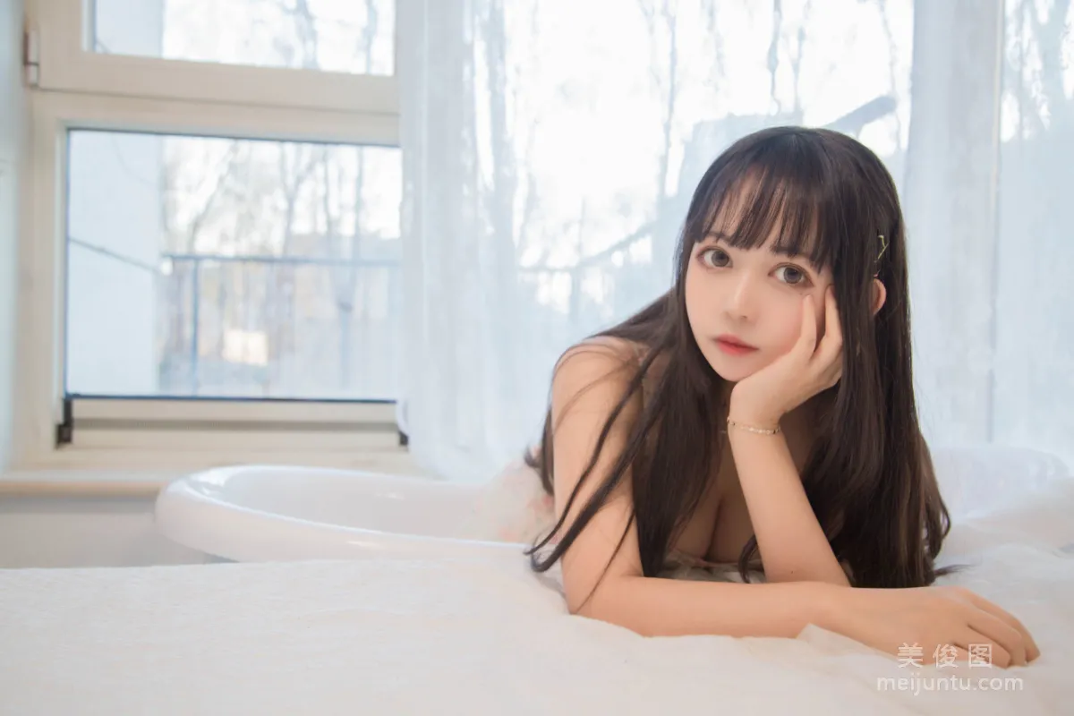 大眼Coser黑貓貓OvO 《good morning + good night》 寫真集 3