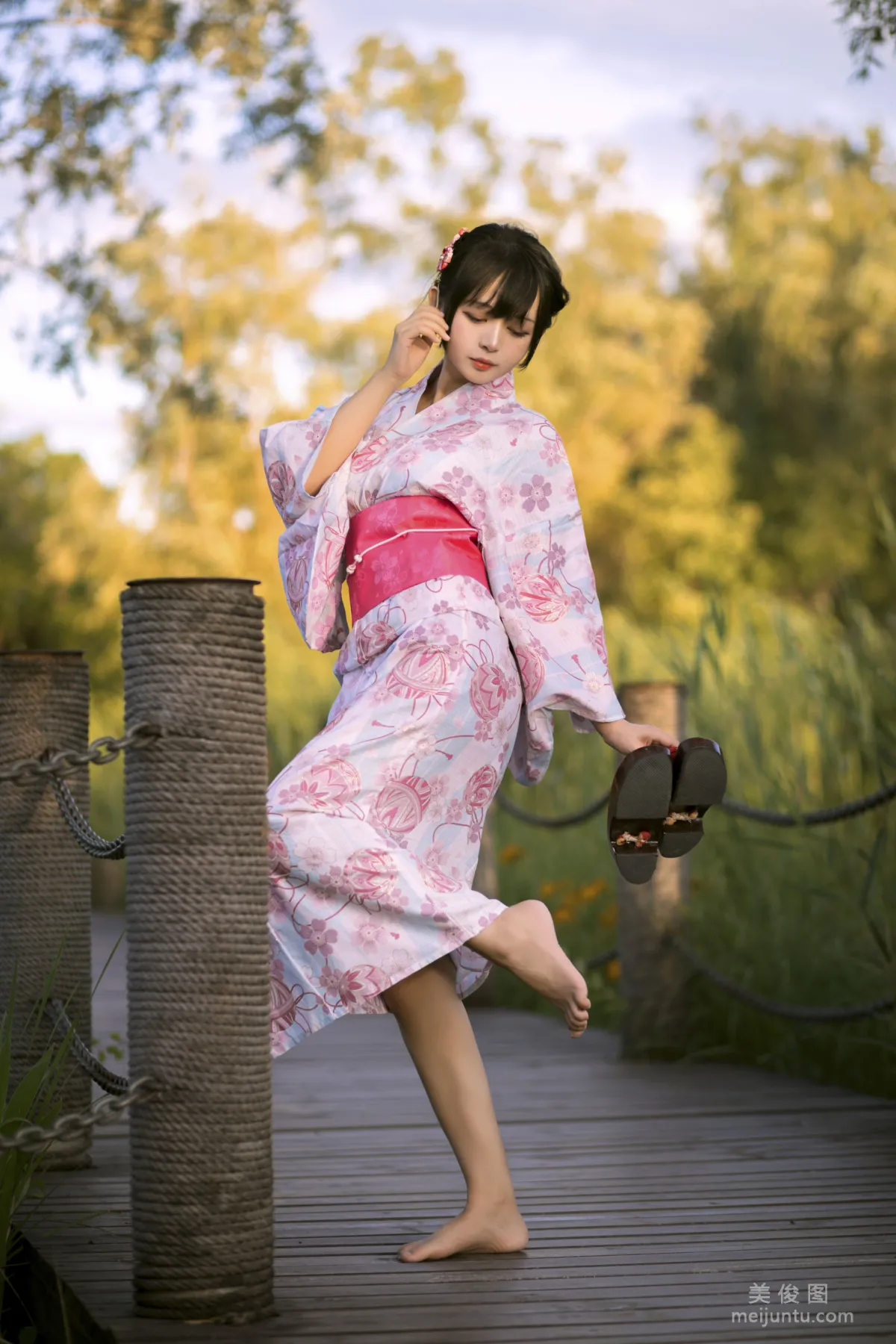 [美女Coser] 黑貓貓OvO 《和服超進化》 寫真集 14