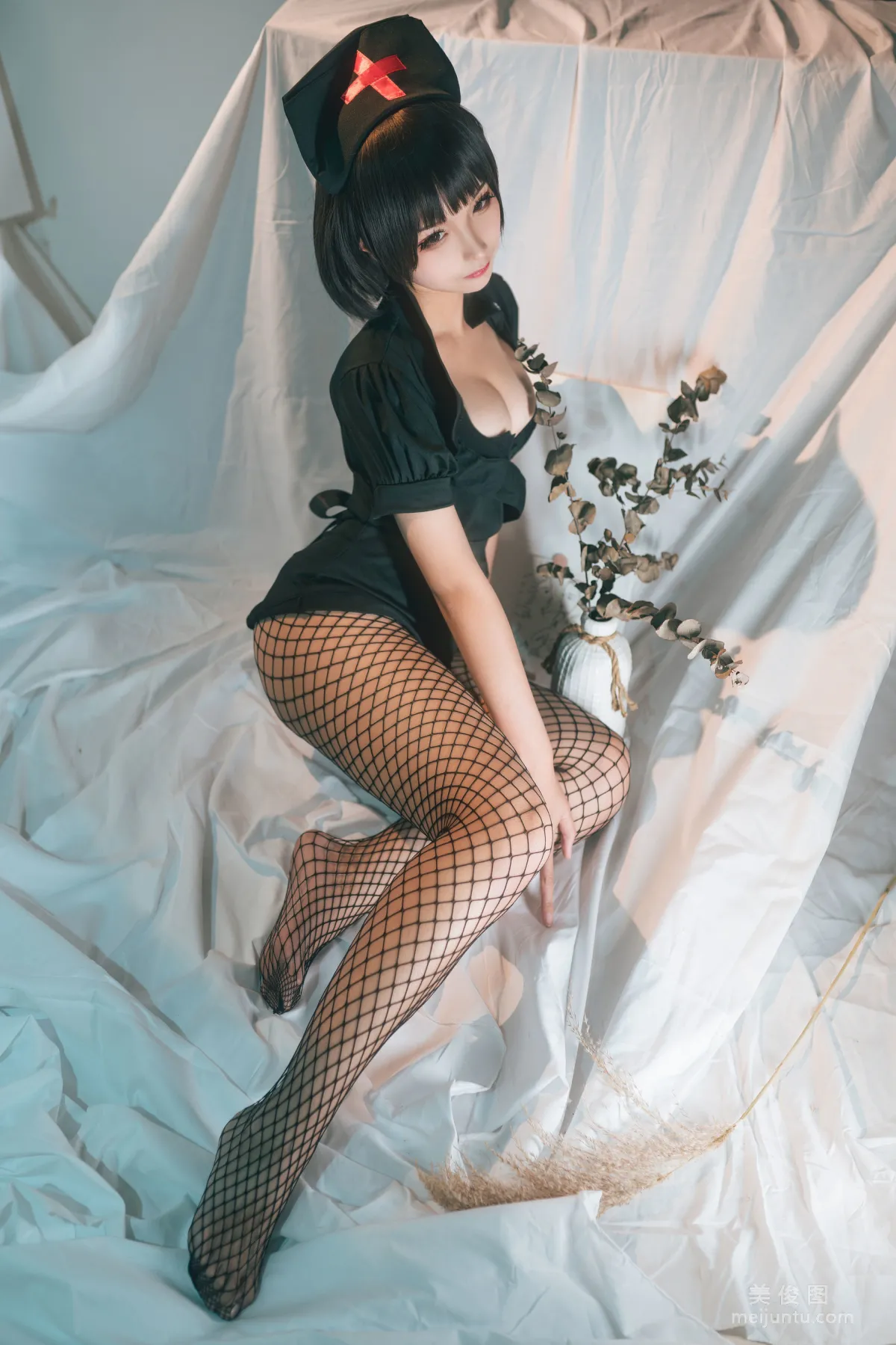 [美女Coser] 蠢沫沫 《護士姐姐》 寫真集 9