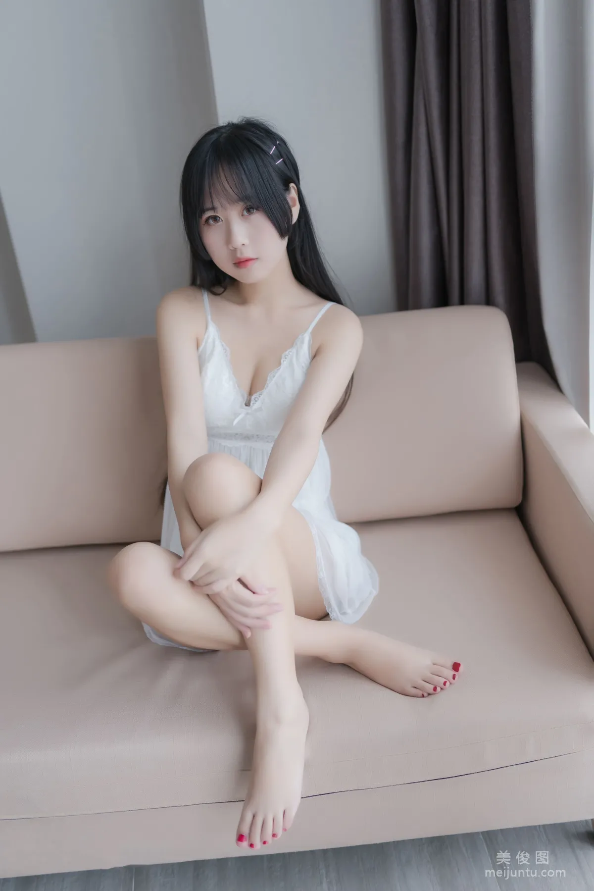 [美女Coser] 萌芽儿o0 《白色私房》 写真集40
