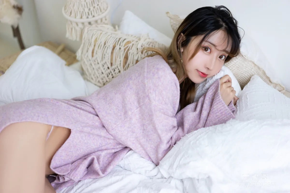 Coser黑川 《年上彼女 紫色毛衣》 寫真集 3