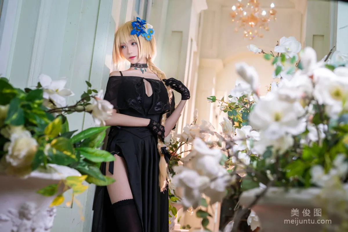 美女Coser青青子Js 《礼服贞德》 写真集1