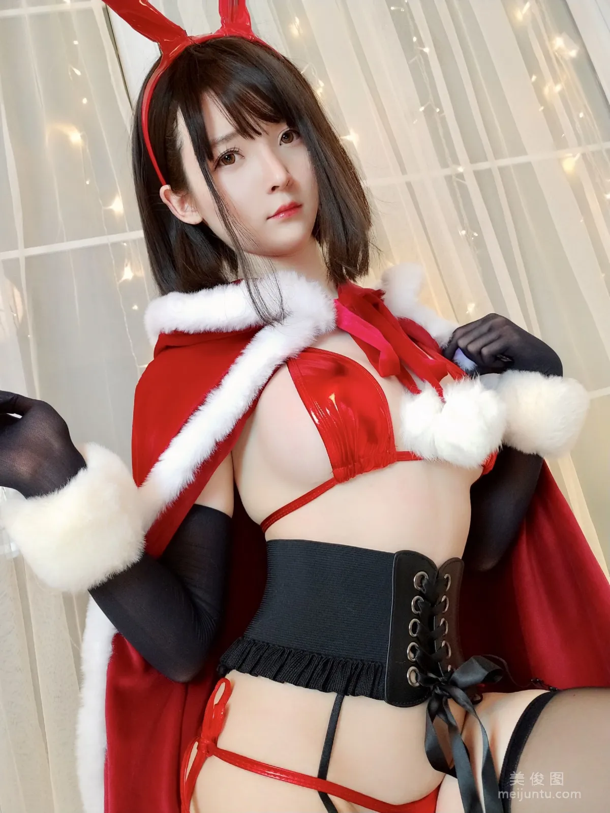 [網紅Coser] 一小央澤 《聖誕兔》 寫真集 8