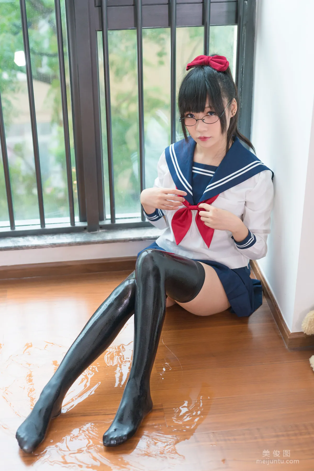 [网红美女Coser] 銘銘Kizami 《湿湿的JK》 写真集2