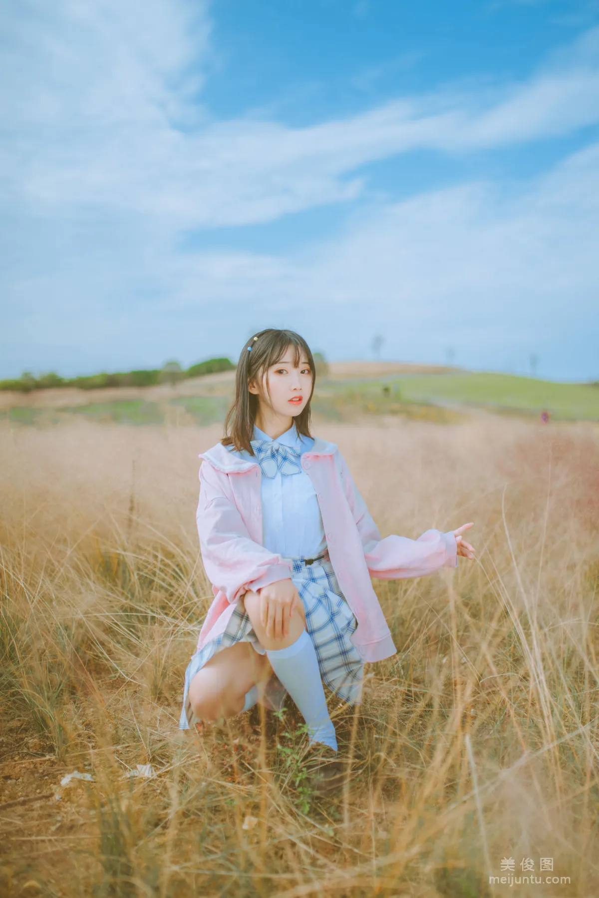 人氣Coser面餅仙兒 《粉黛草JK》 寫真集 5