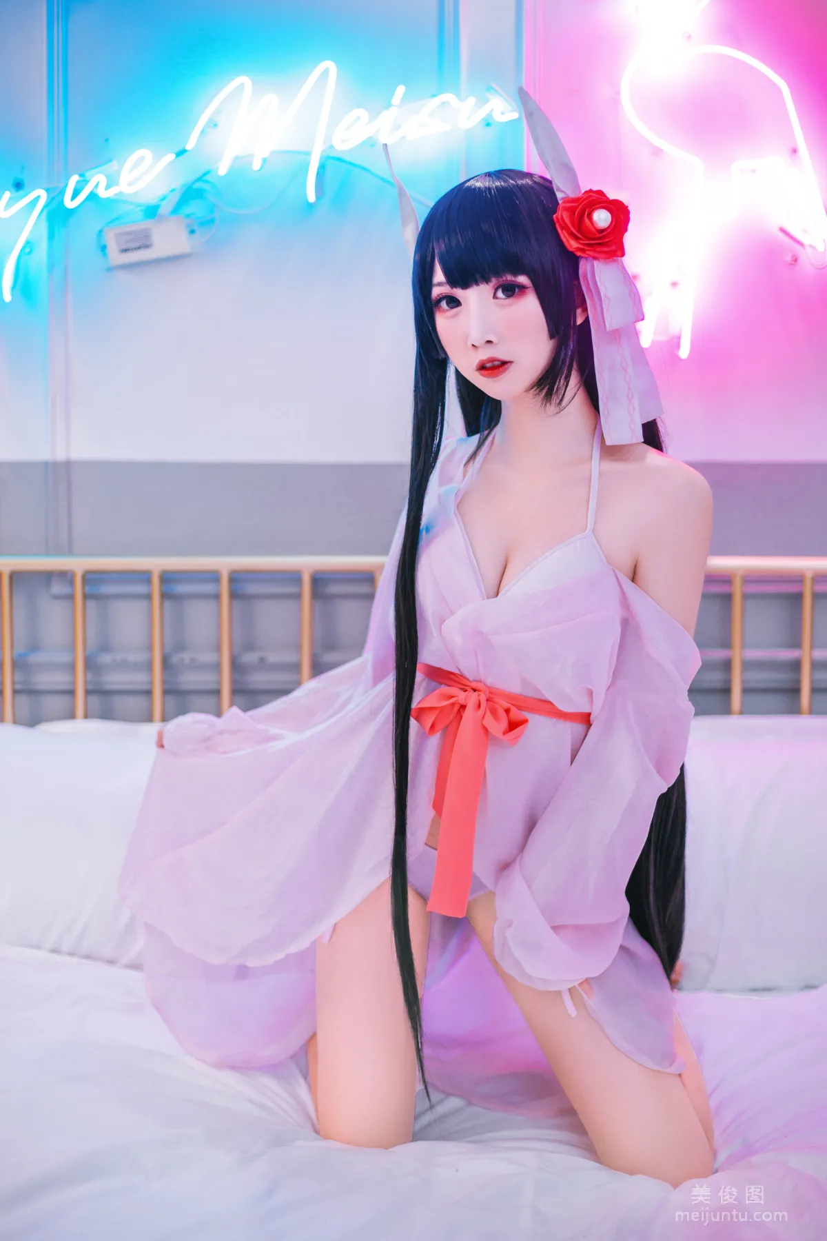 [美女Coser] 面餅仙兒 《鲟睡衣》 寫真集 4