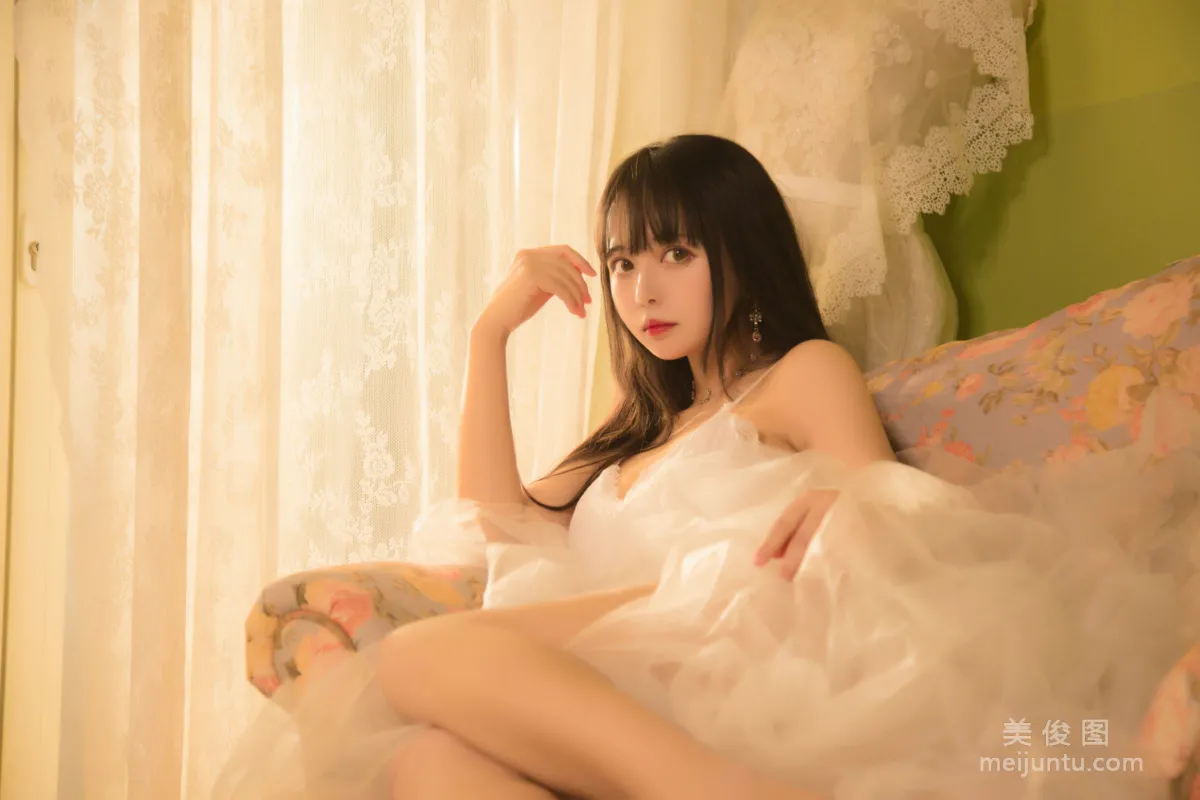 大眼萌妹黑猫猫OvO 《少女》 写真集9