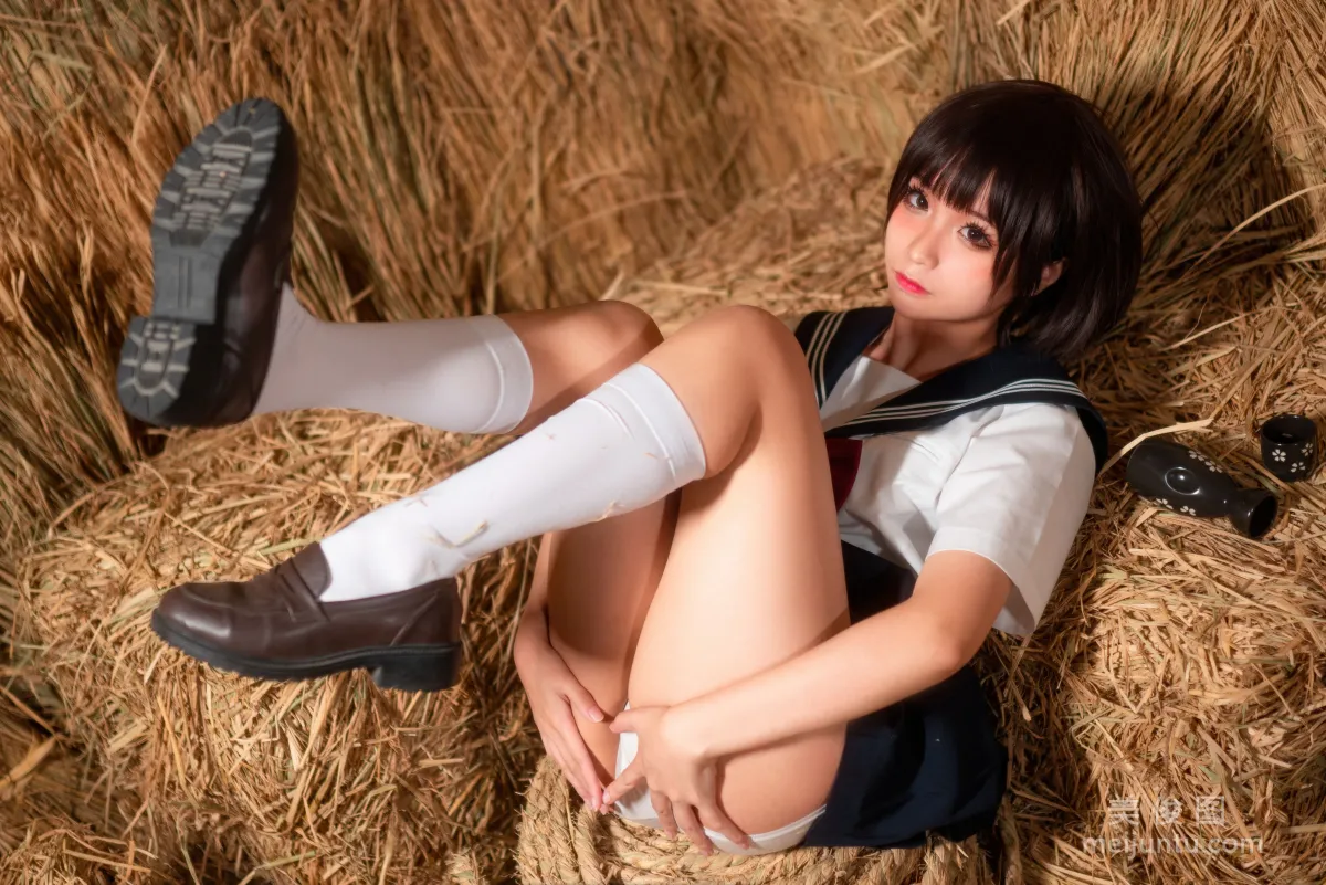 蠢沫沫 《稻草里的少女》 写真集27