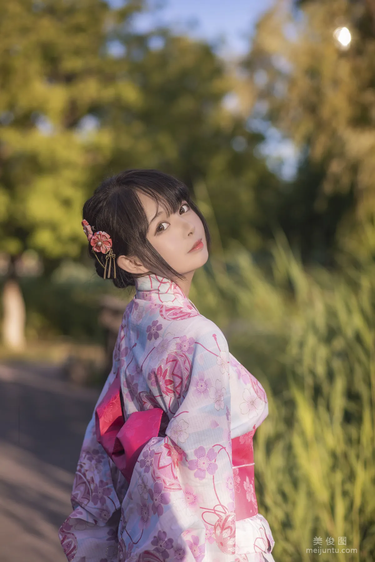 [美女Coser] 黑貓貓OvO 《和服超進化》 寫真集 8