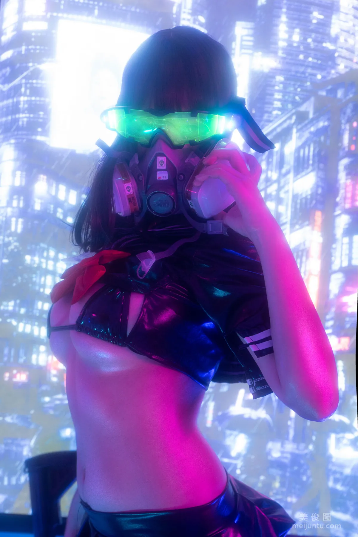 [美女Coser] 蜜汁猫裘 《漆皮jk》 写真集3