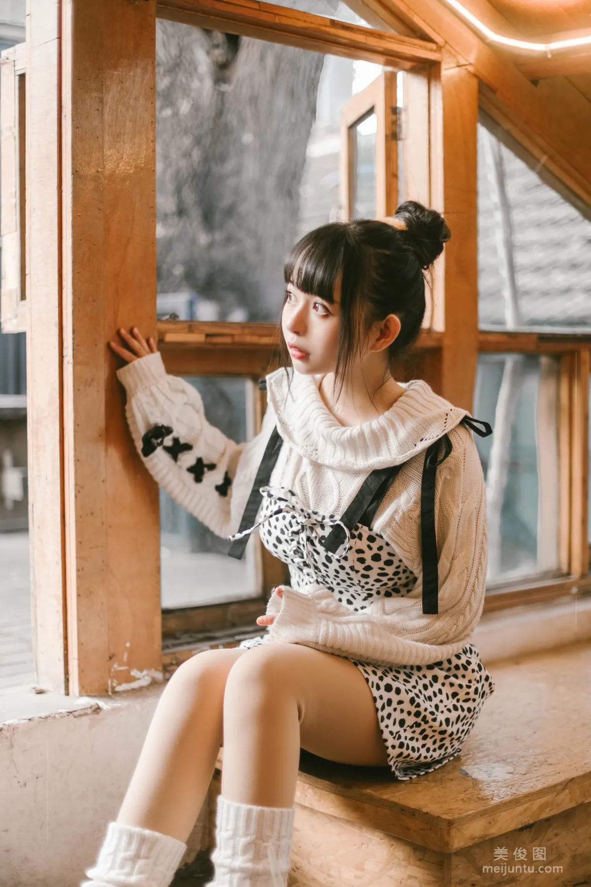 Coser黑猫猫OvO 《少女心事》 写真集3