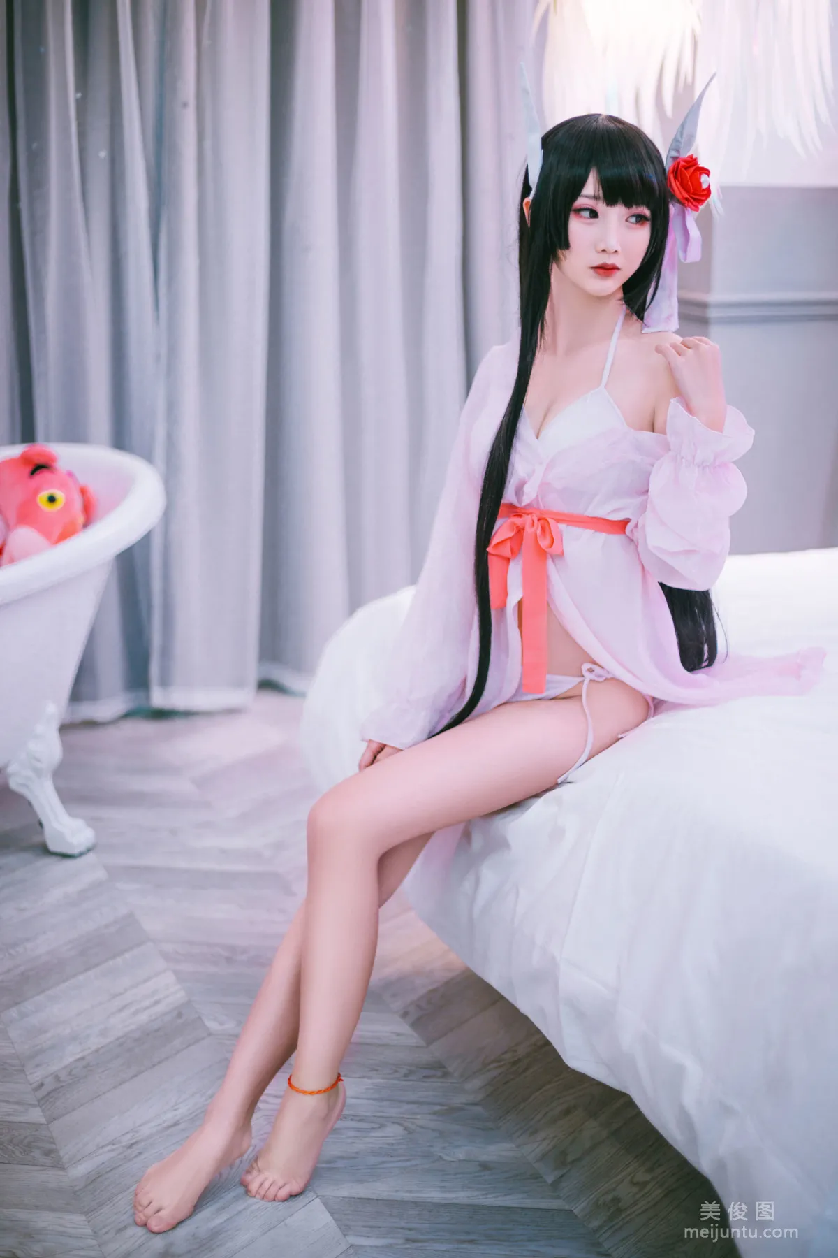 [美女Coser] 面餅仙兒 《鲟睡衣》 寫真集 11