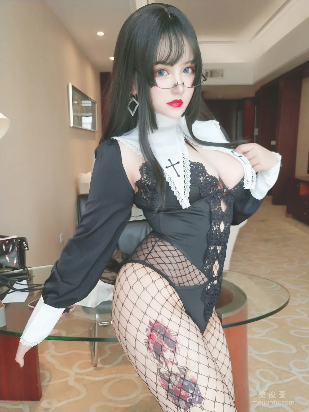 夏鸽鸽不想起床 《修女》 写真集2