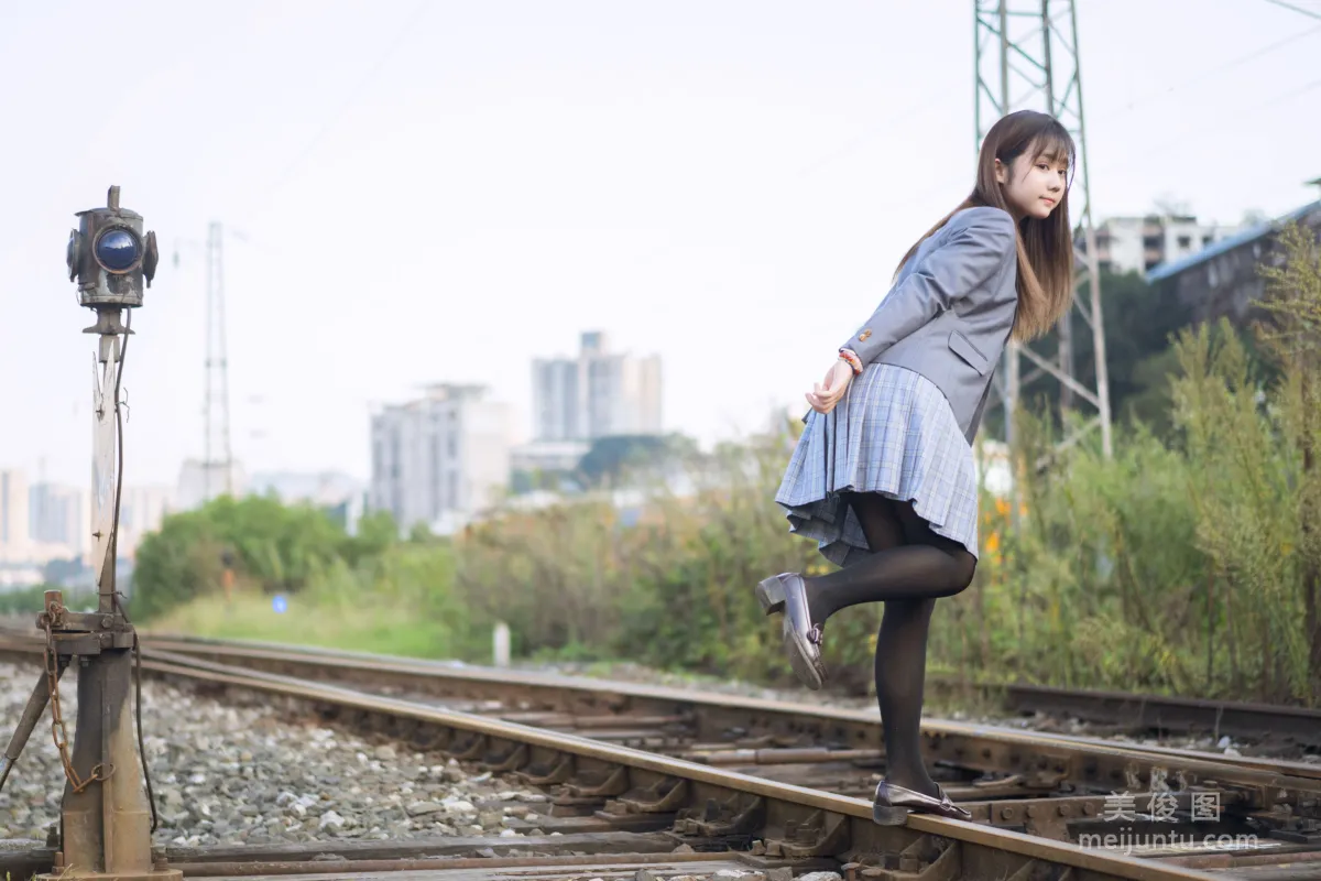 [美女Coser] 姬鏡醬 《私奔之制服》 寫真集 5