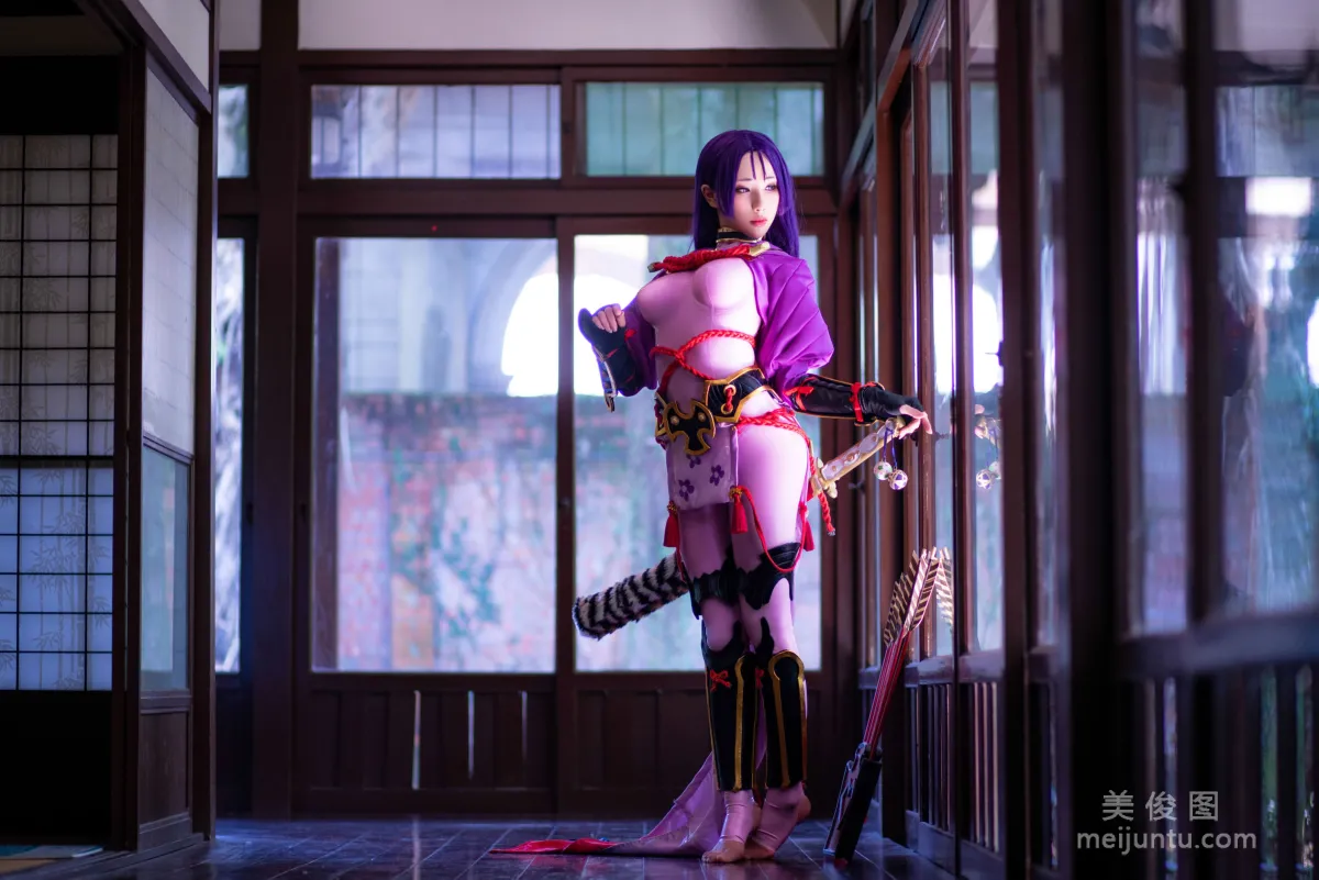 [網紅Coser] 雨波_HaneAme 《源賴光》 寫真集 11