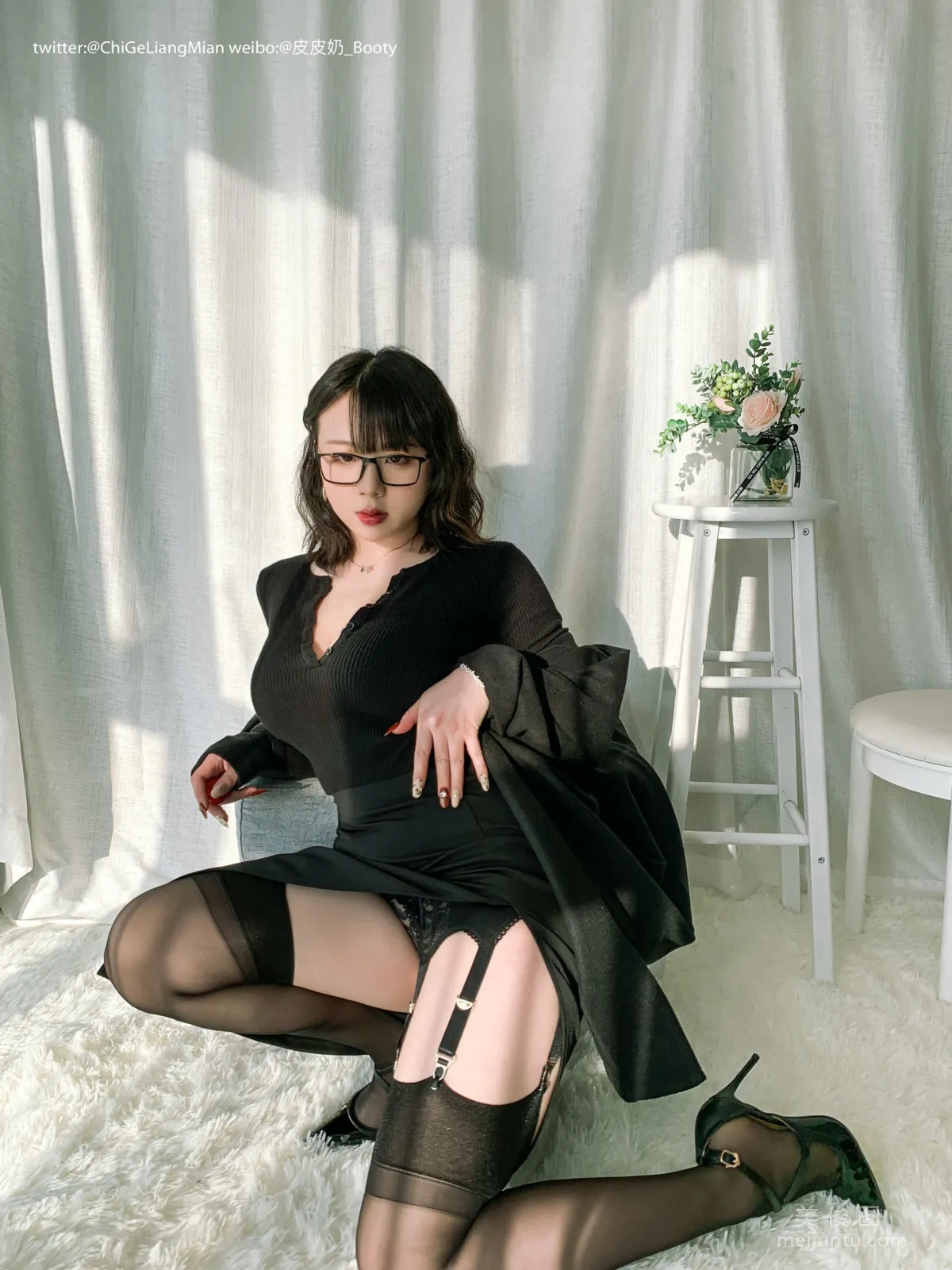 [美女Coser] 皮皮奶可可愛了啦 《黑色OL》 寫真集 12