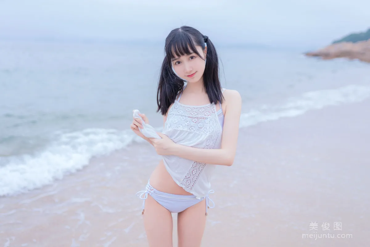 [美女Coser] 木綿綿OwO 《海邊白色比基尼》 寫真集 6