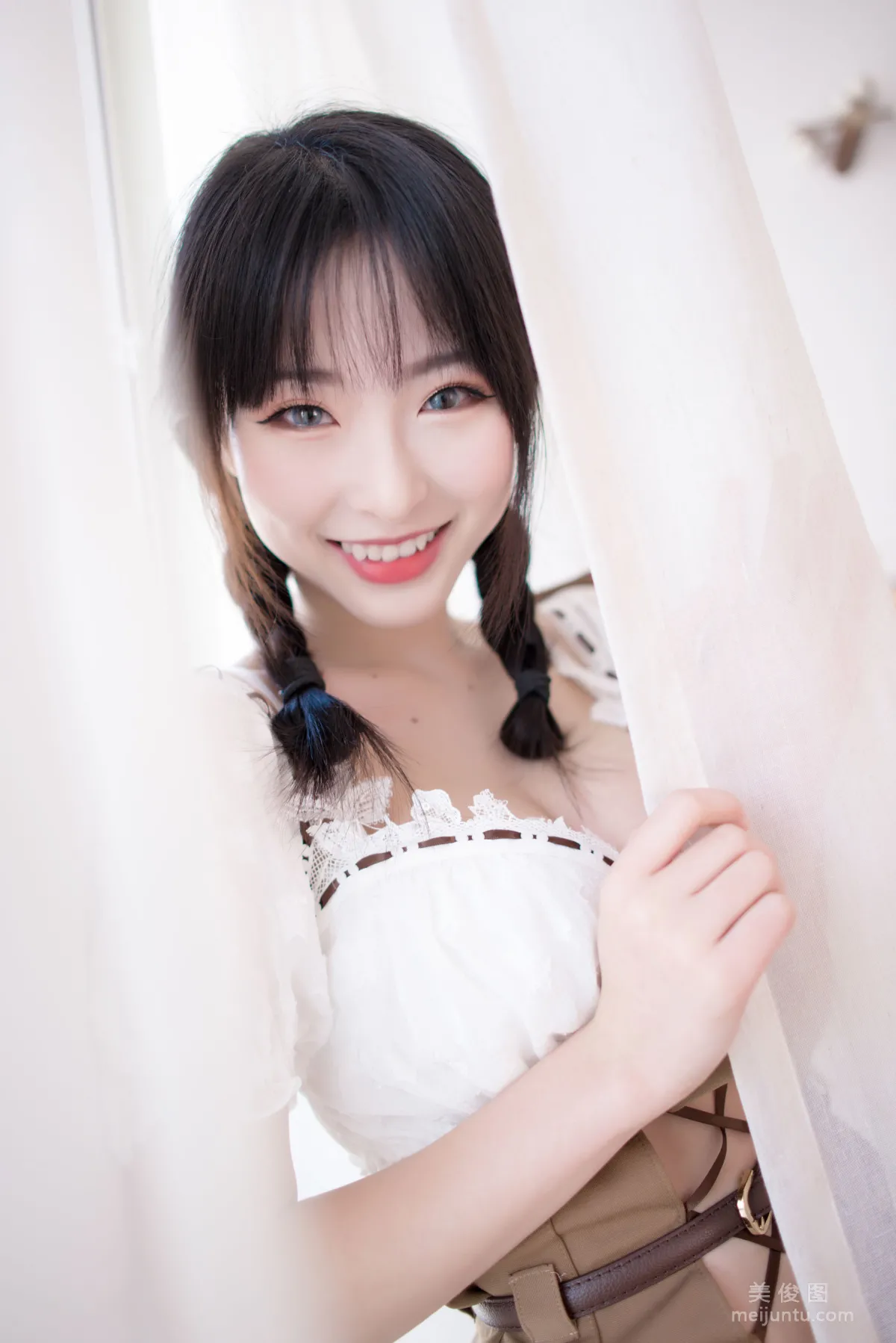 [美女Coser] 清水由乃 《73家複古歐式》 寫真集 15