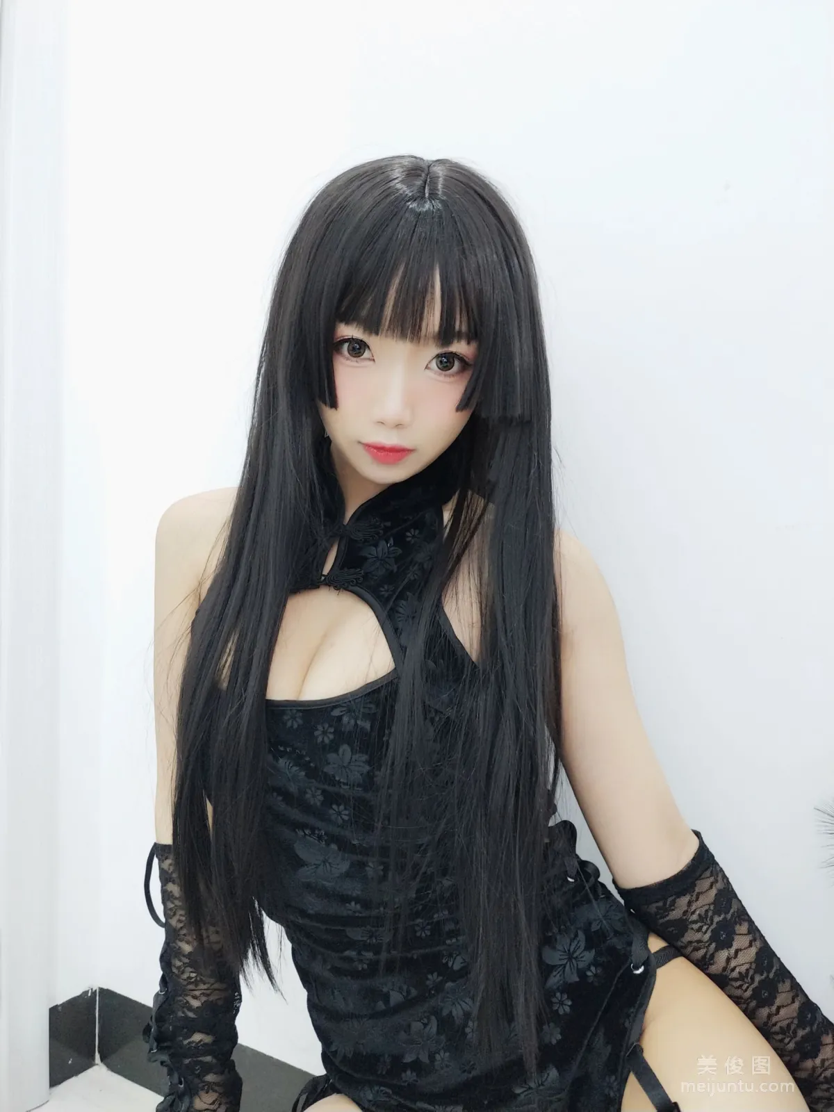 美少女鬼畜瑤 《黑色旗袍》 寫真集 67