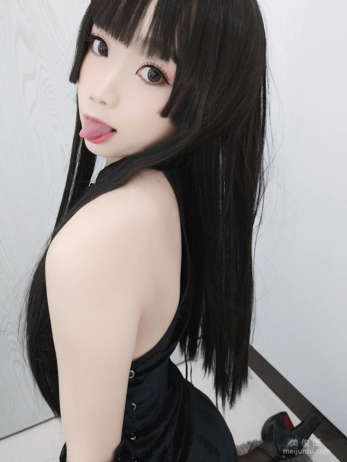 美少女鬼畜瑤 《黑色旗袍》 寫真集 42