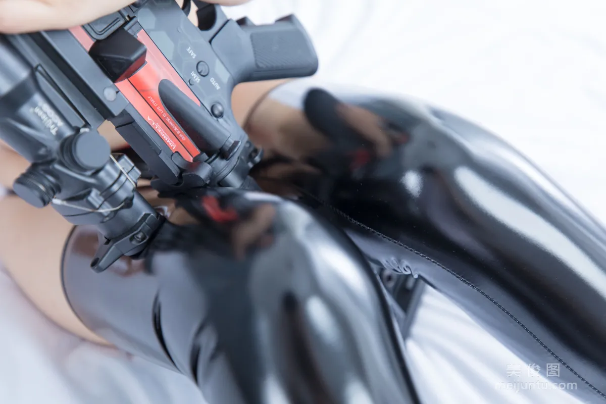 神楽坂真冬 《デンジャラスフラワーｆ》 写真集127