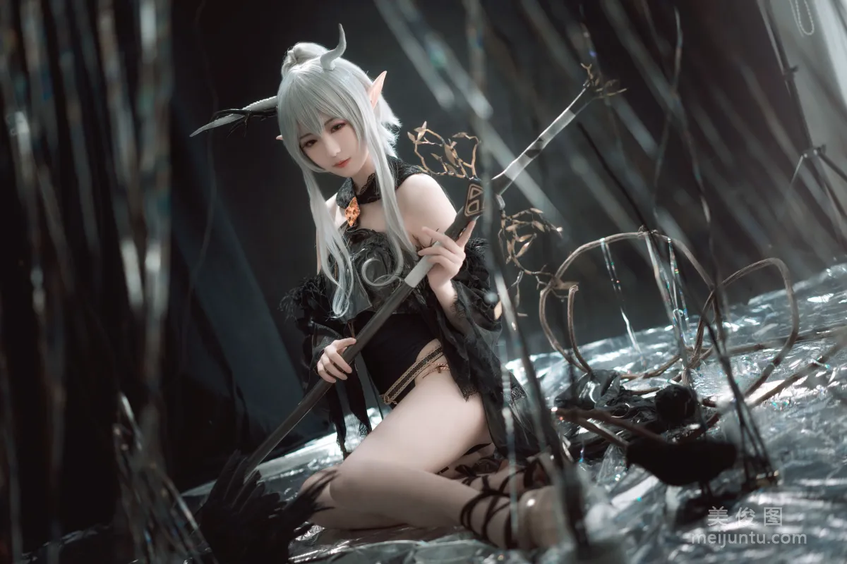 弥音音ww 《明日方舟 闪灵》 写真集3