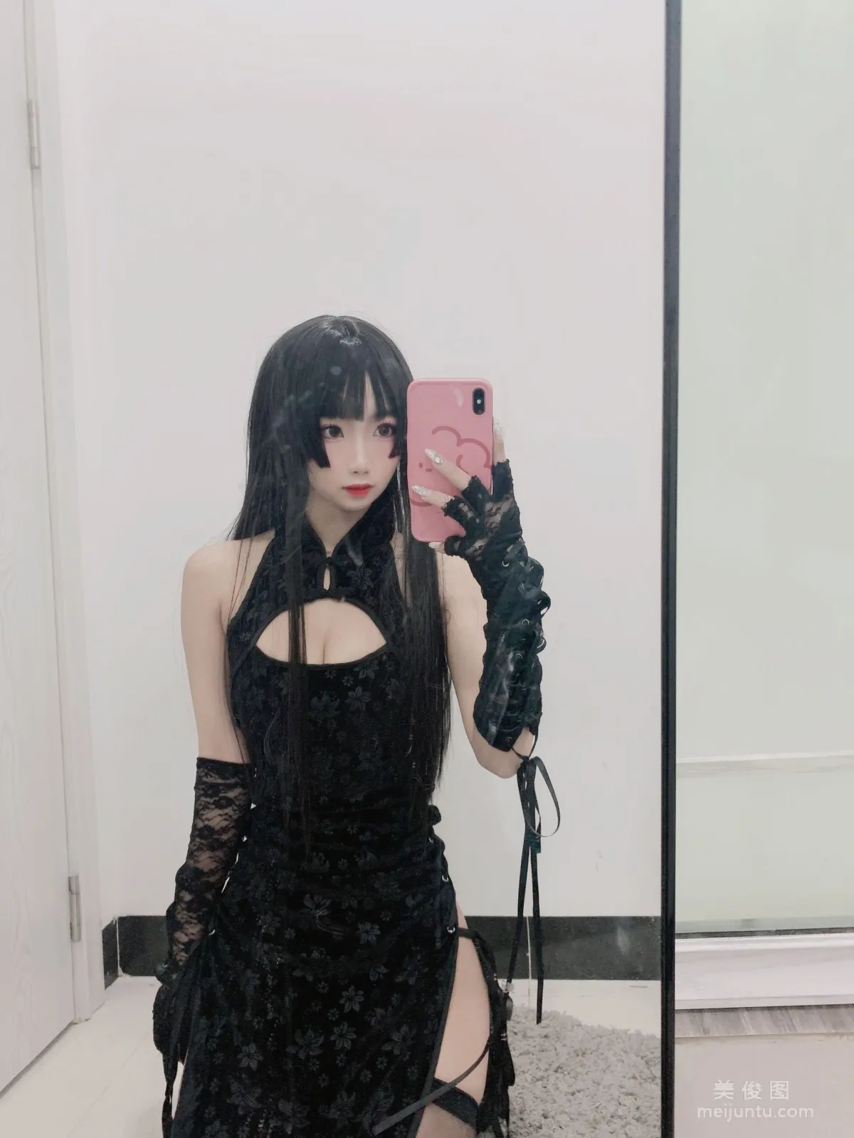 美少女鬼畜瑤 《黑色旗袍》 寫真集 2