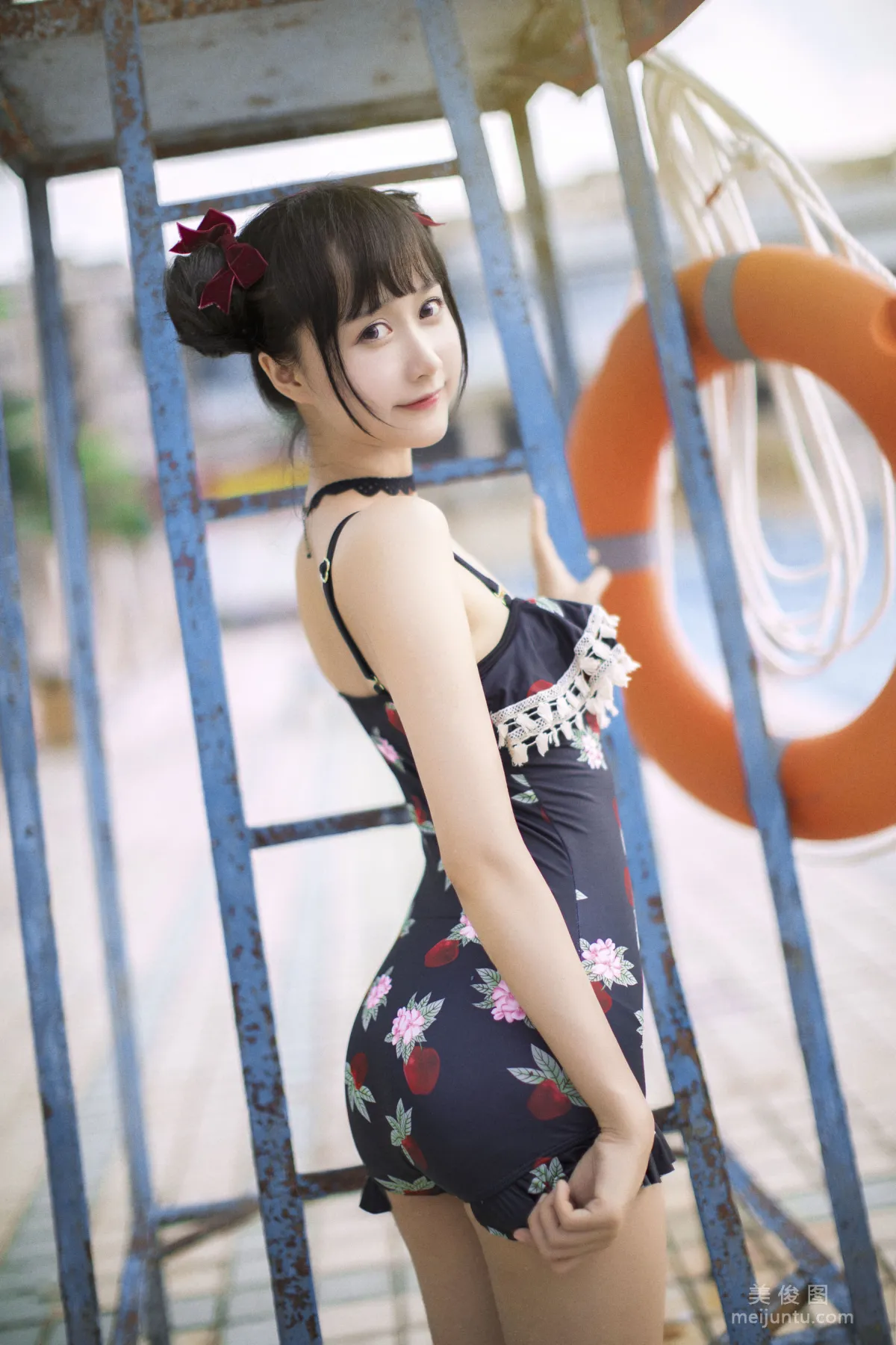 木绵绵OwO 《草莓泳衣》 写真集5