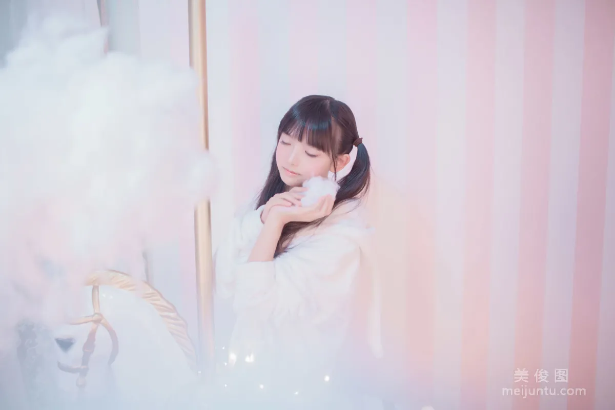 -櫻群-《玻璃罩下的旋轉木馬》 寫真集 7