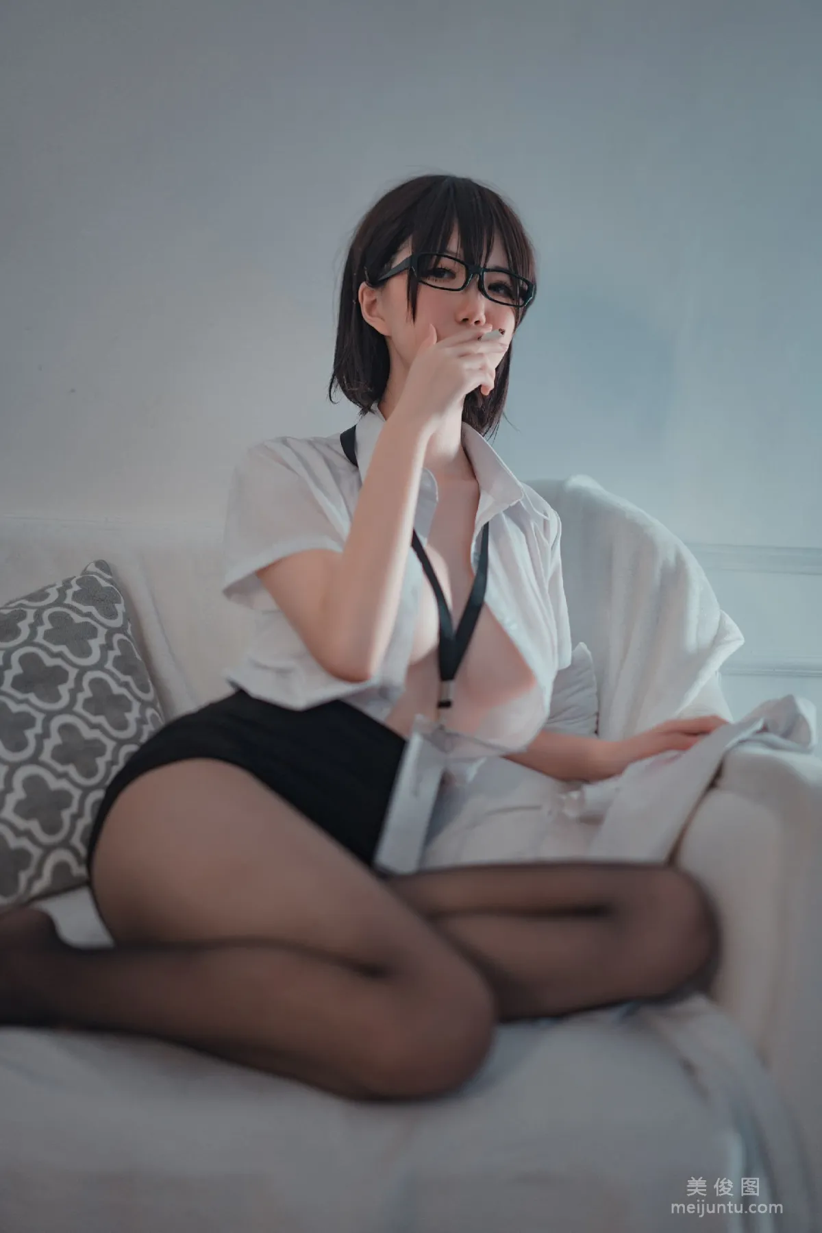 鬼马少女阿薰kaOri 《黑丝OL》 写真集36