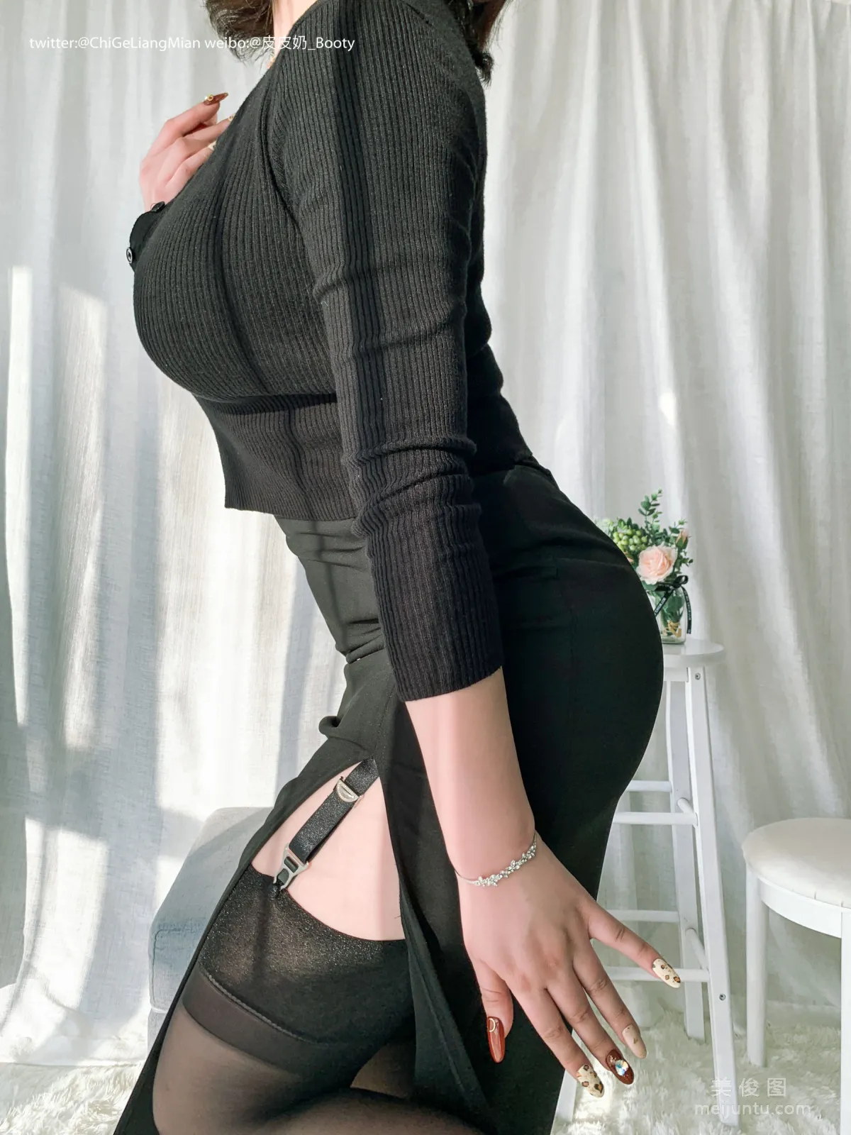 [美女Coser] 皮皮奶可可愛了啦 《黑色OL》 寫真集 23