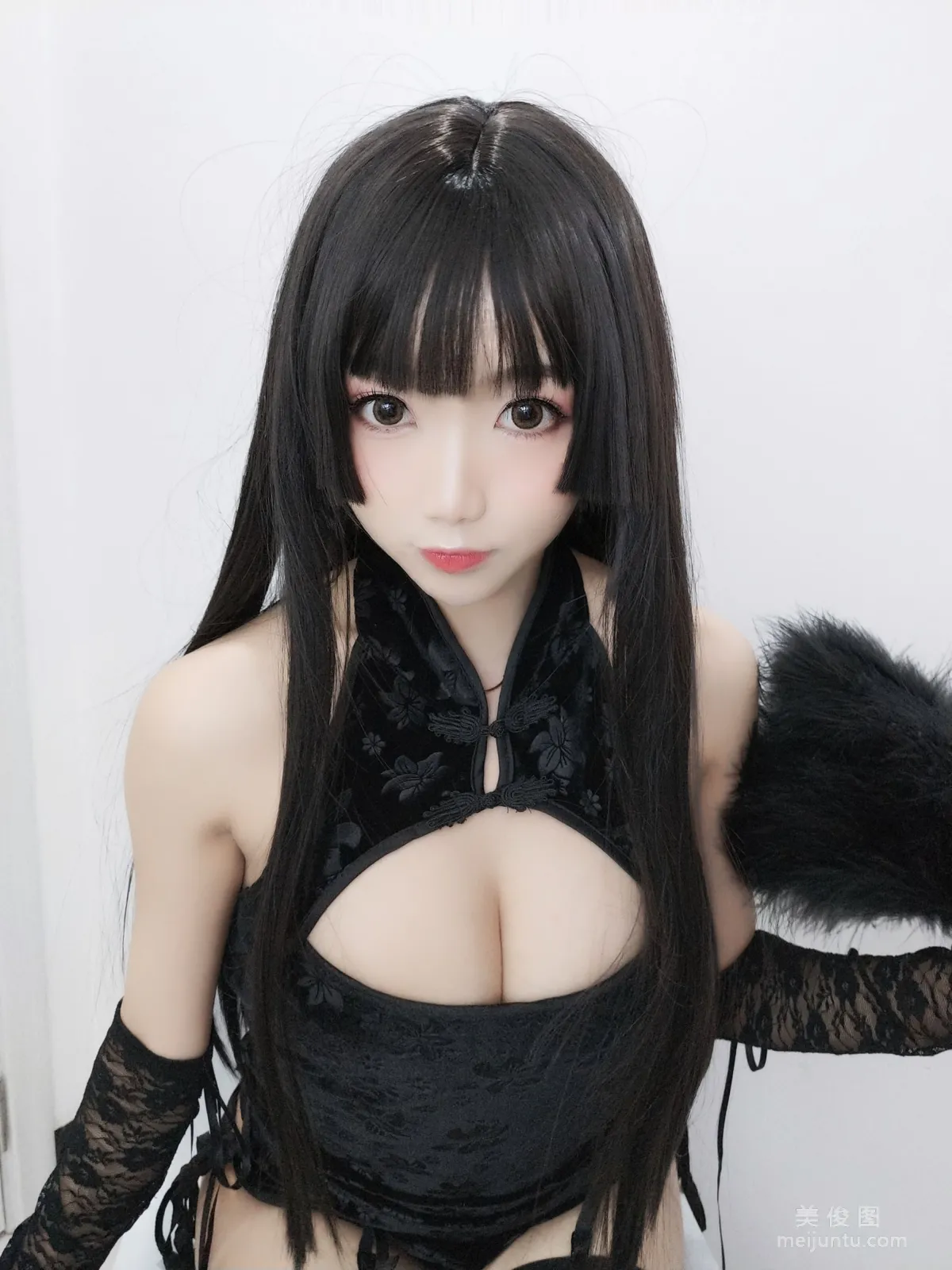 美少女鬼畜瑤 《黑色旗袍》 寫真集 14