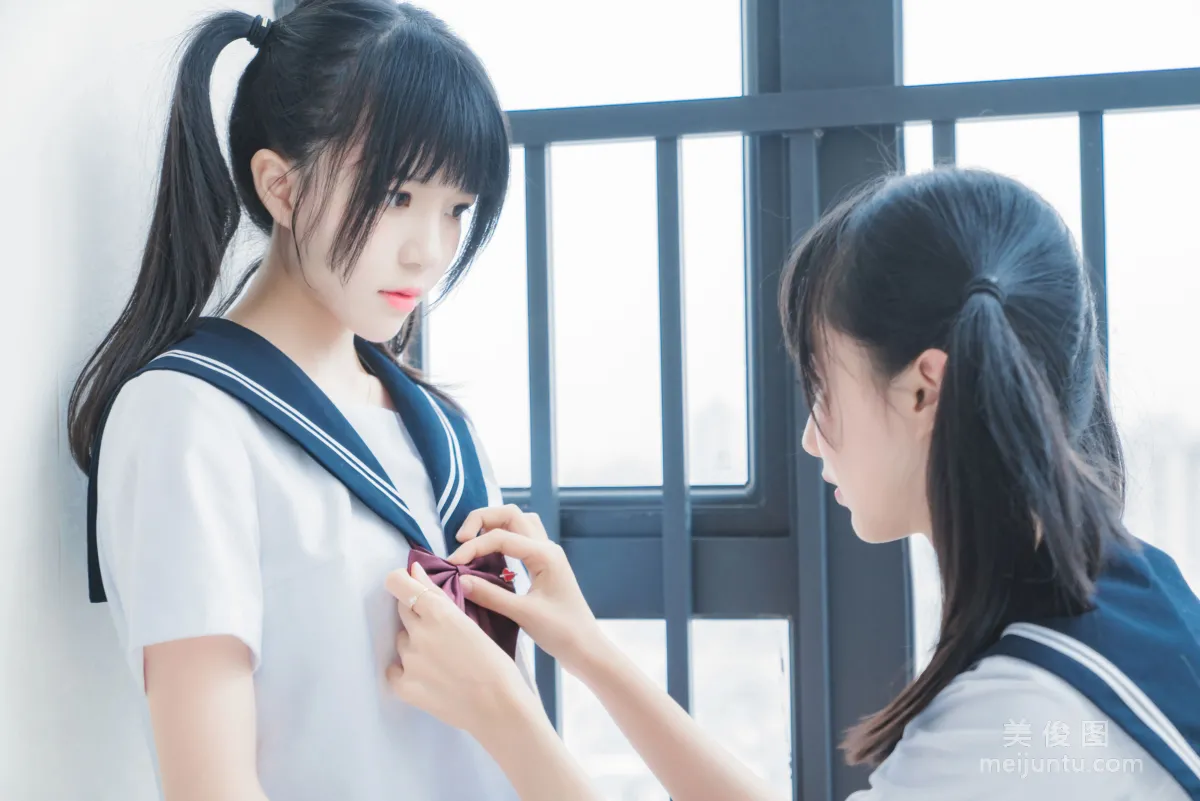 木綿綿OwO&amp;桜桃喵 《她(制服×制服)》 寫真集 30