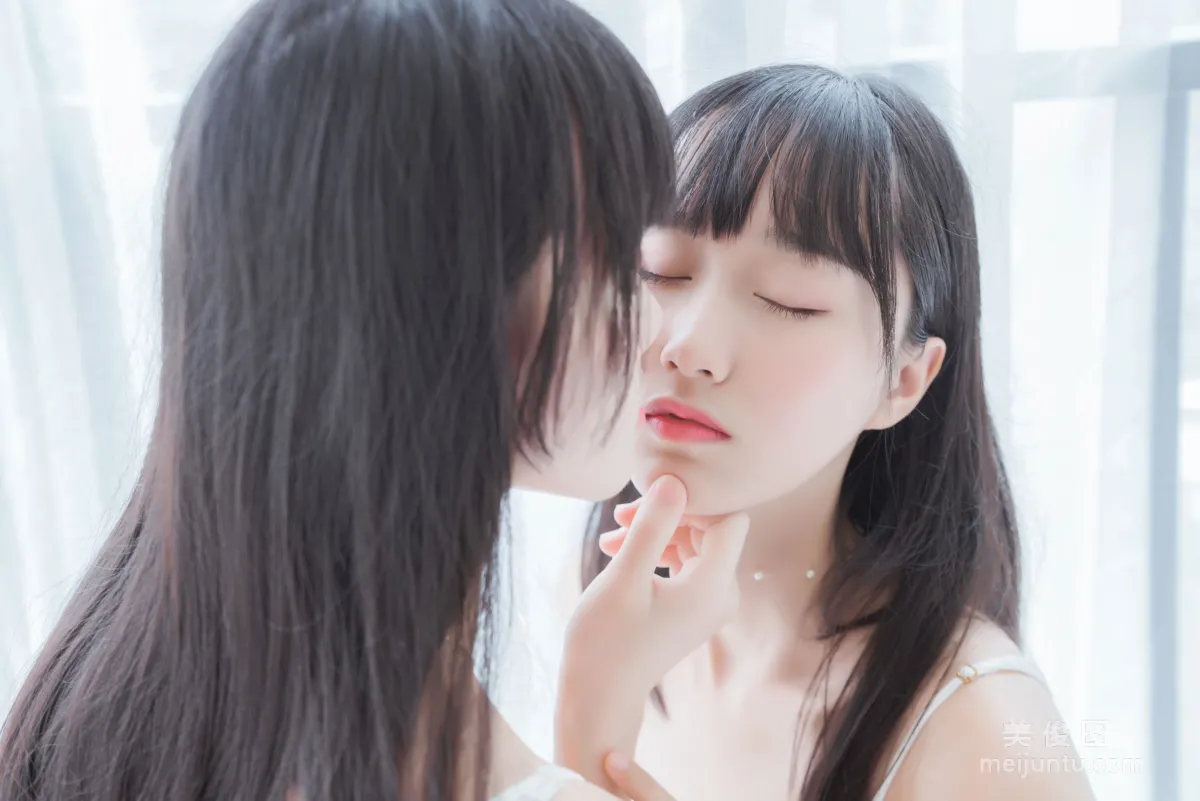 木綿綿OwO&amp;桜桃喵 《朝(白裙×白裙)》 寫真集 5