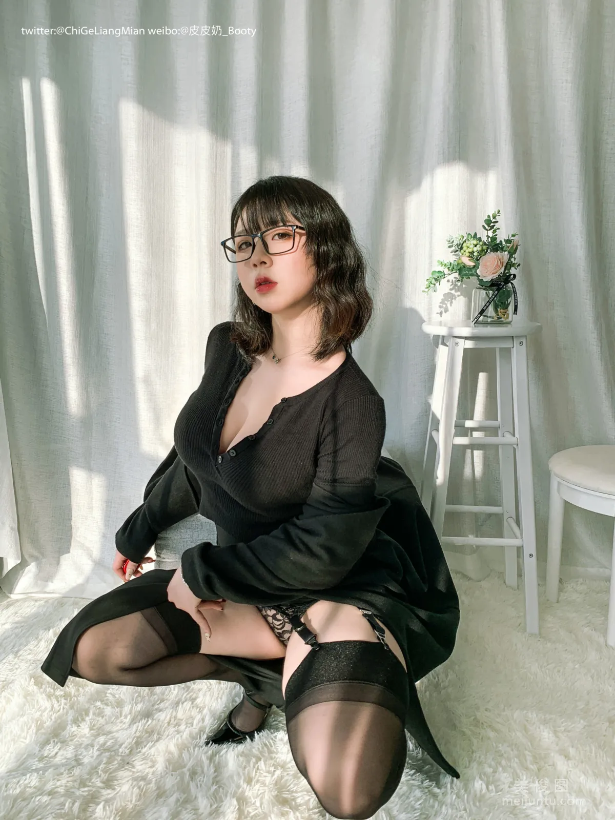 [美女Coser] 皮皮奶可可愛了啦 《黑色OL》 寫真集 11