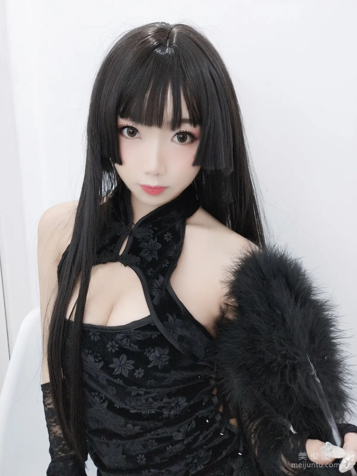 美少女鬼畜瑤 《黑色旗袍》 寫真集 66