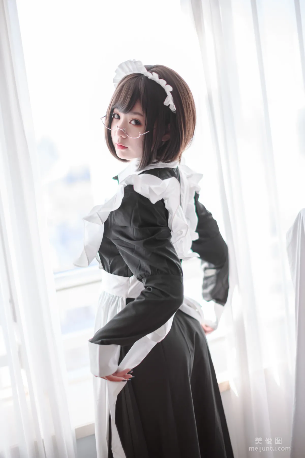 [美女Coser] 是青水 《女仆》 写真集11