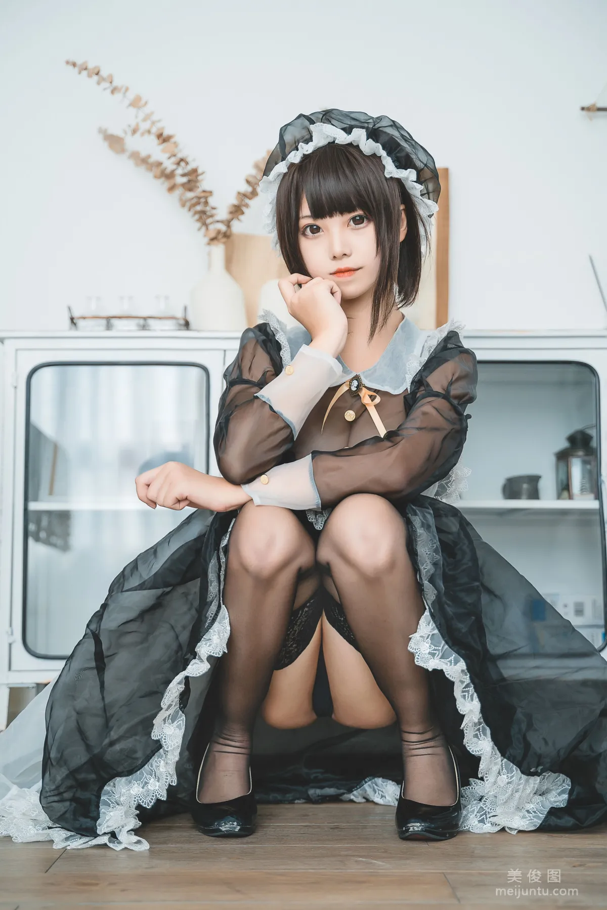 [美女Coser] 蜜汁猫裘 《透明女仆》 写真集5