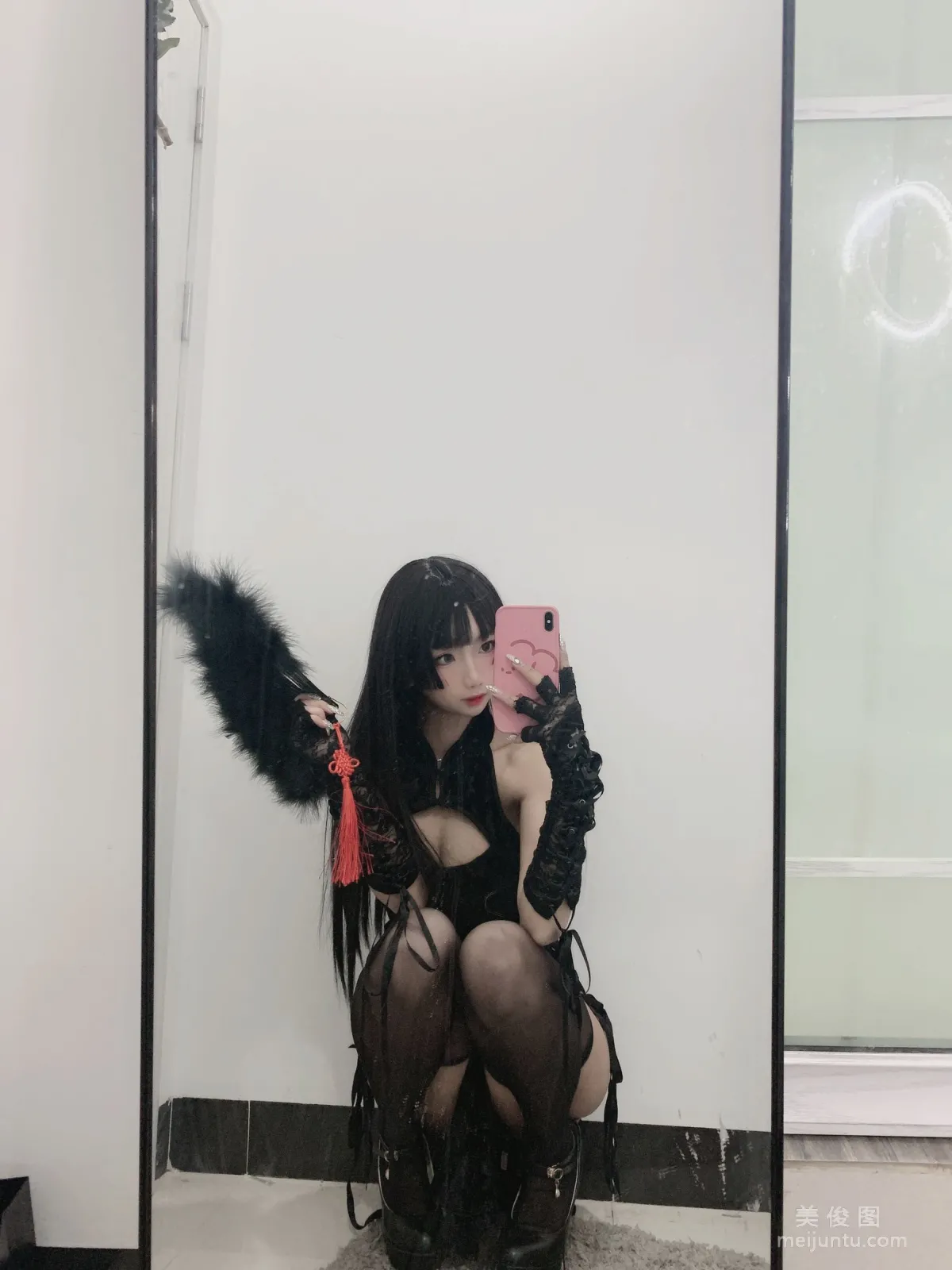 美少女鬼畜瑤 《黑色旗袍》 寫真集 70