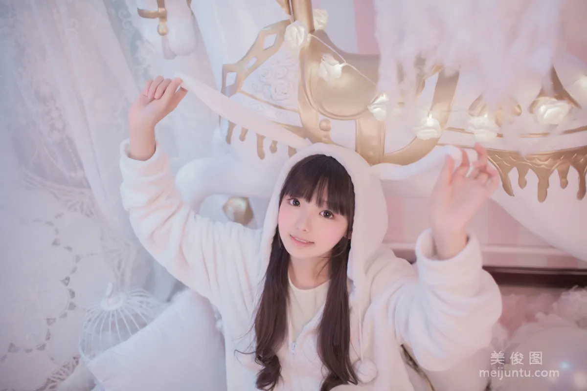 -櫻群-《玻璃罩下的旋轉木馬》 寫真集 16