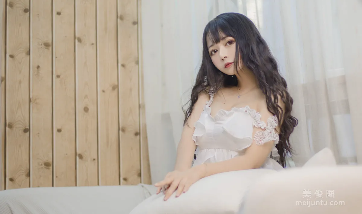 [美女Coser] 黑猫猫OvO 《客厅》 写真集6