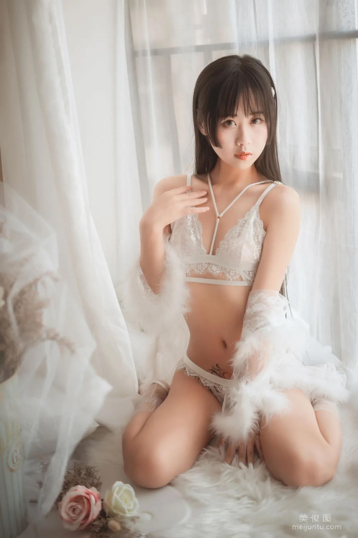 COS美少女萌芽兒o0 《毛絨内衣》 寫真集 18