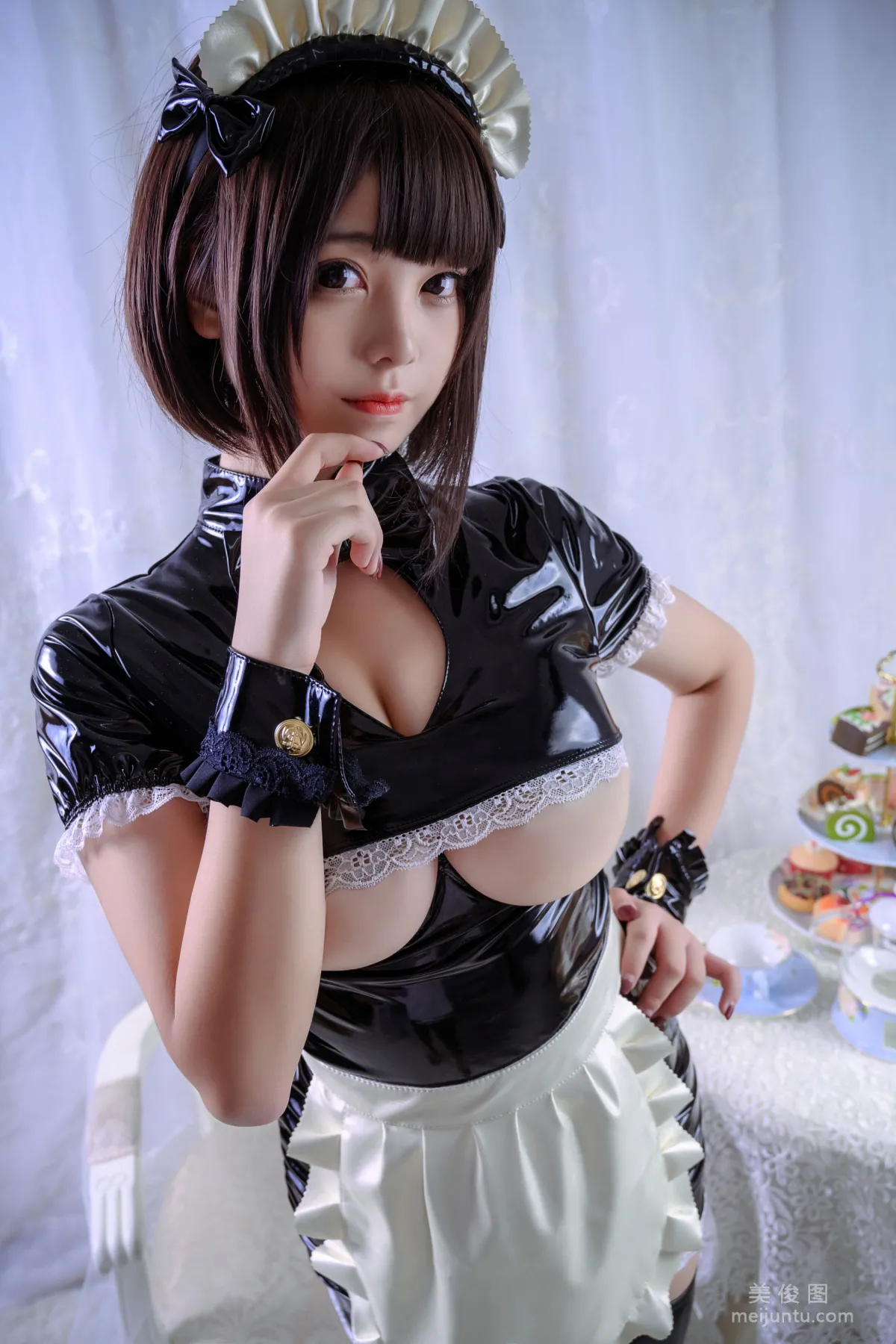 蜜汁猫裘 《漆皮女仆》 写真集14